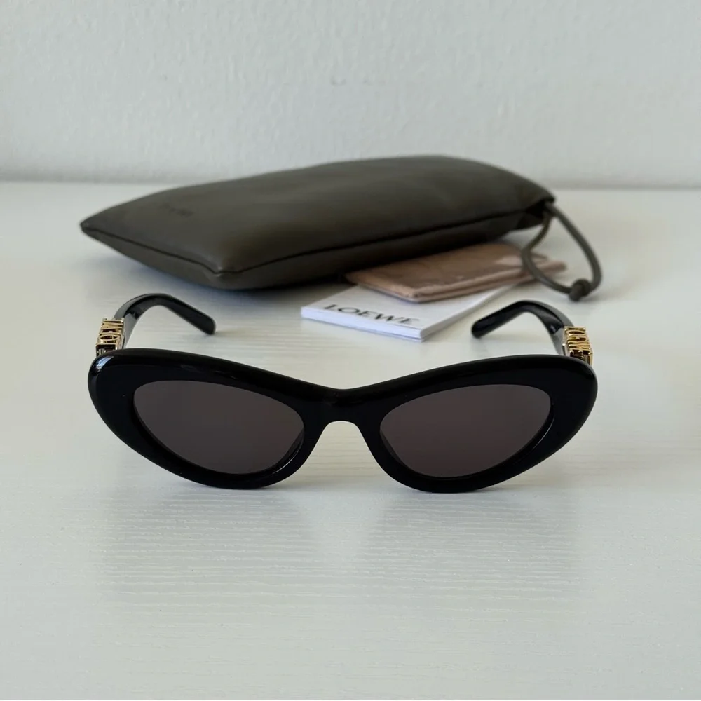 New! Loewe Black Cat-Eye Sunglasses LW40156U 01A, Authentic